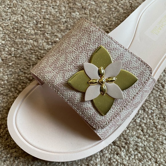 Michael Kors Pink Slides 8 - Picture 2 of 4